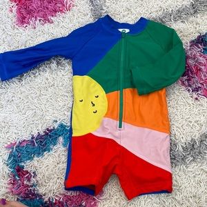 Hanna Andersson rainbow sun rashguard 12-18m